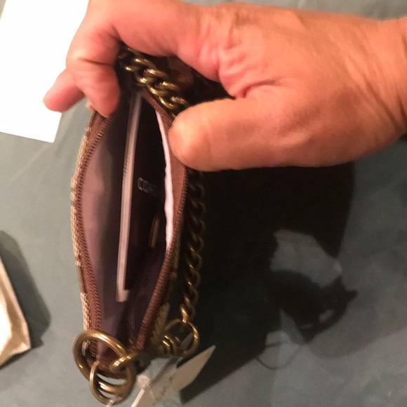 NWT Coach wristlet - Picture 5 of 8